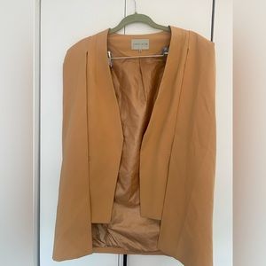LAVISH ALICE - CAMEL COLORED - CAPE BLAZER